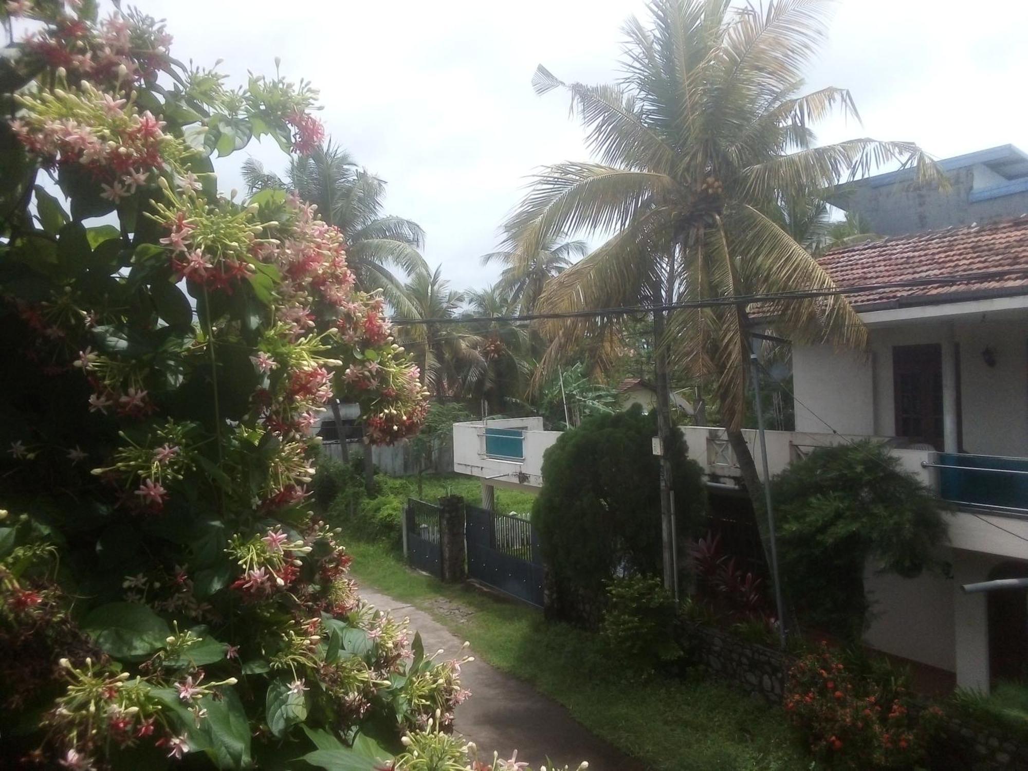 Sunrise City Palace Negombo Exterior photo